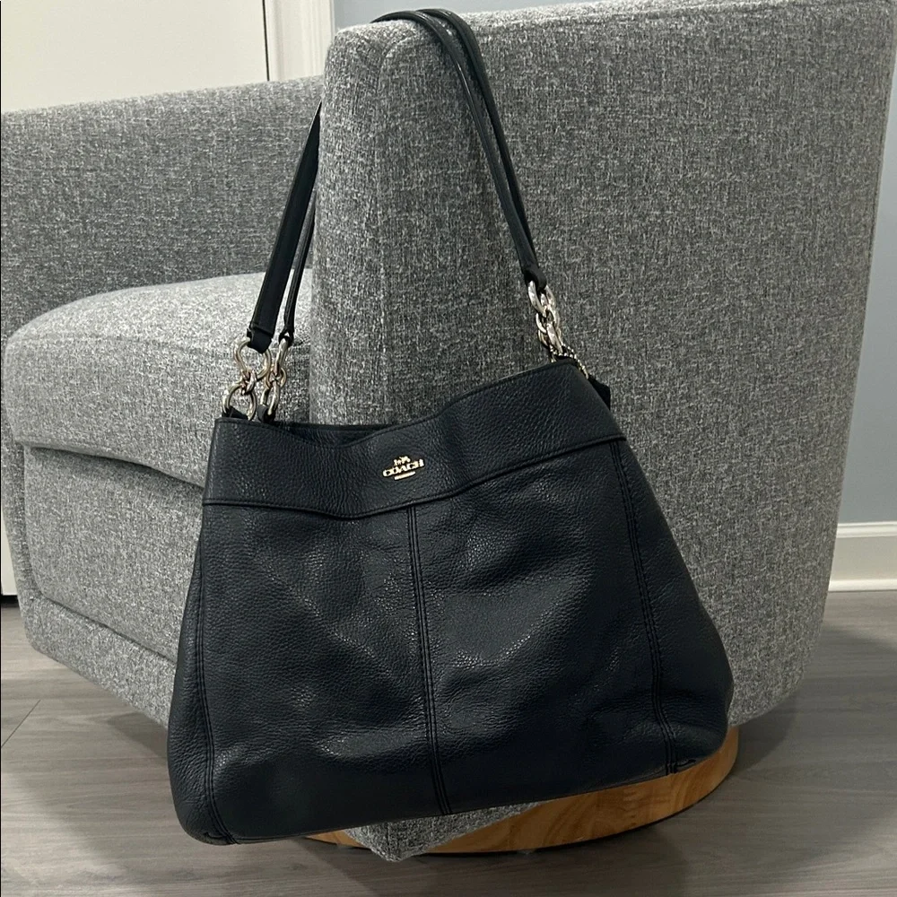 Last chance❗️Coach Lexy Navy Blue Leather Shoulder Bag.